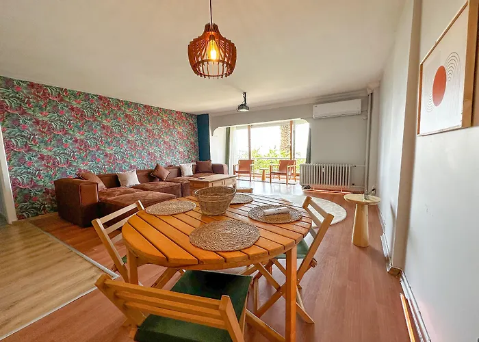 Apart-hotel The Next Esmirna